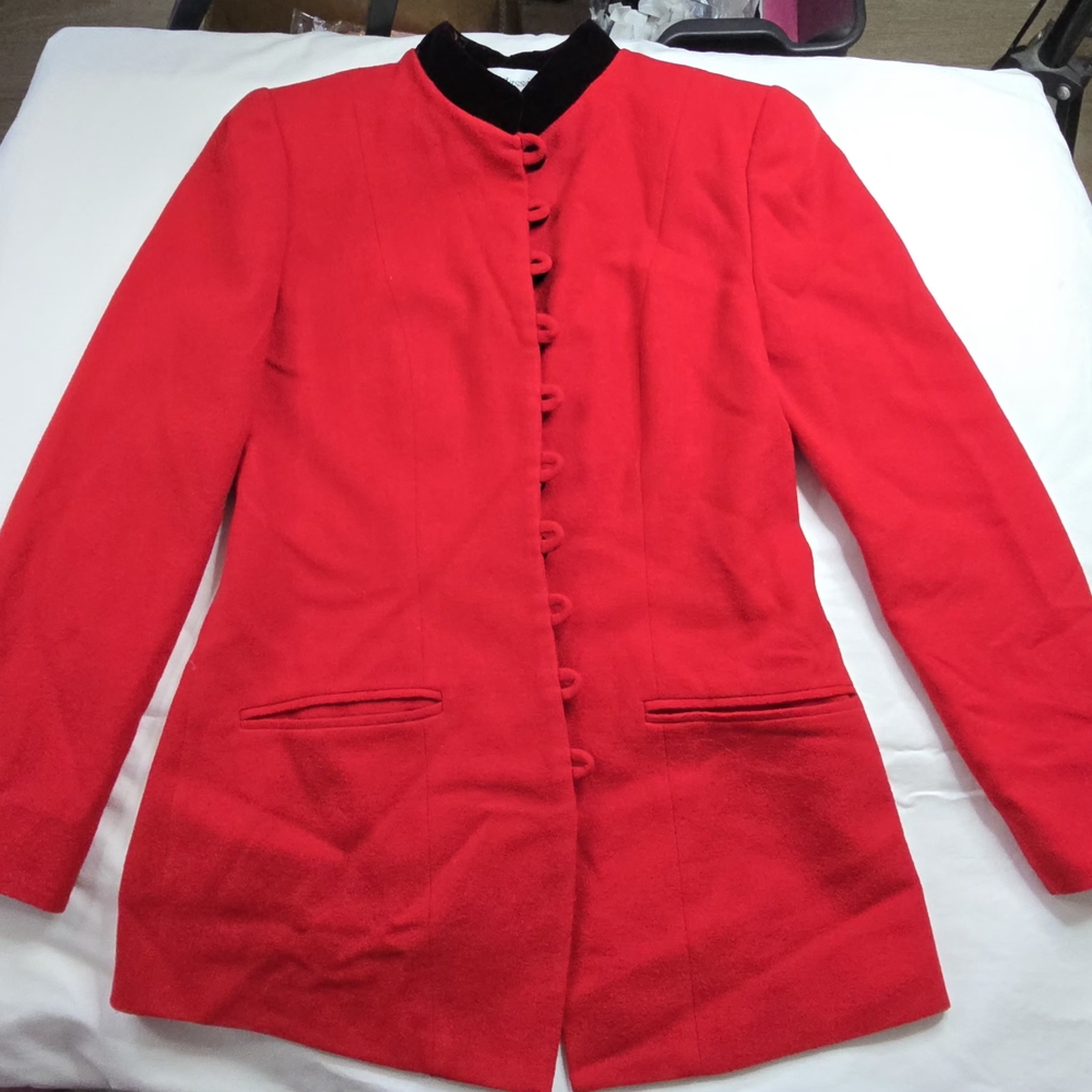 New Classics New York Size 4 Women's Red Jacket with Black Accents